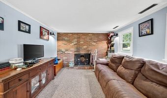 27 High St, Bellingham, MA 02019