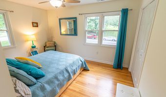 142 NE Hillside Dr, Abingdon, VA 24210