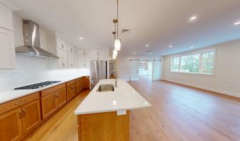 1 Longview Dr 401, Atkinson, NH 03811