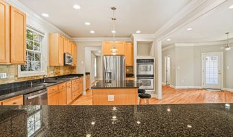 5604 HOOVER St, Bethesda, MD 20817