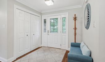 1132 S Fernandez Ave, Arlington Heights, IL 60005