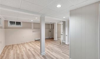 8 Sojo Rd Legal In-Law, Brookfield, CT 06804
