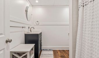 78 Hitching Post Ln, Bedford, NH 03110