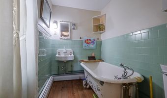 16 Francestown Rd, Bennington, NH 03442