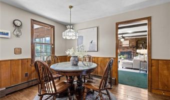 4 Karen Ln, Bristol, RI 02809