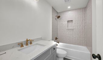 1238 London Woods Way 37, Apison, TN 37302