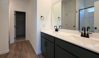 242 Brood Dr, Adkins, TX 78101