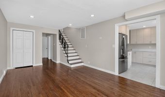 112 S Iowa Ave, Addison, IL 60101