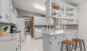 2512 N CHESTWOOD Ct, Appleton, WI 54911