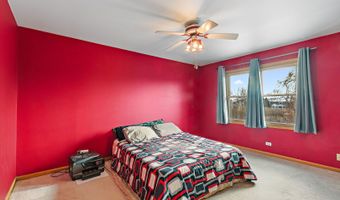 2051 Carlisle St, Algonquin, IL 60102