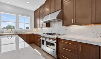 861 N MANCHESTER St, Arlington, VA 22205