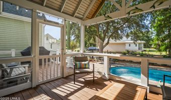 4 Waterbird Dr, Beaufort, SC 29907