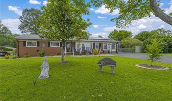 208 Kenneth Dr, Boiling Springs, SC 29316