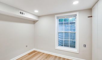 1519 STAFFORD St N 3, Arlington, VA 22207