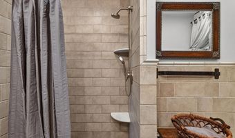 82 W 34TH St, Bayonne, NJ 07002