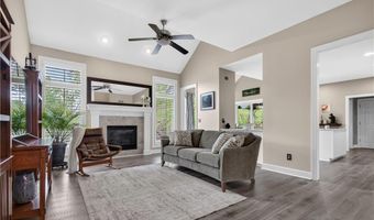 18224 153rd St, Basehor, KS 66007