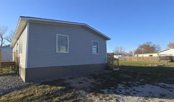 141 E 17th Ave, Albia, IA 52531