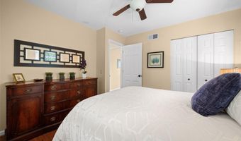 21 Meadowbrook Country Club Est, Ballwin, MO 63011