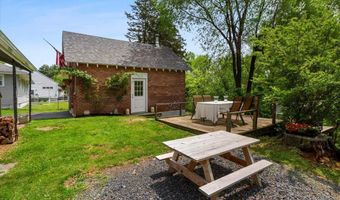 24 Sawyer Pl, Albany, NY 12208