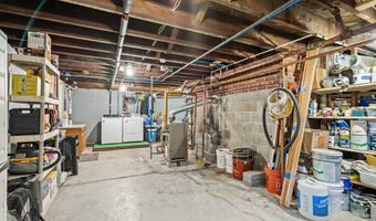 121 Maltbie Dr, Amsterdam, NY 12010