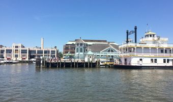315 S HENRY St S, Alexandria, VA 22314