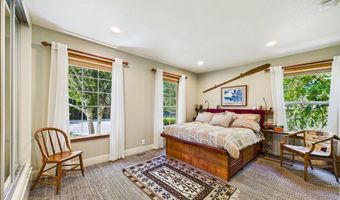 1002 Diamond Dr, Arcata, CA 95521