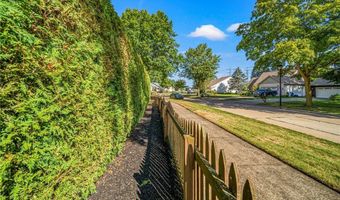 4116 Polo Park Dr, Willoughby, OH 44094
