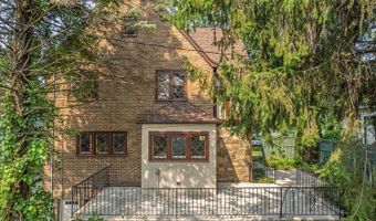 914 Ash St, Baraboo, WI 53913