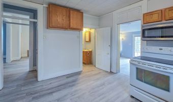 825 N 7th St, Arkansas City, KS 67005