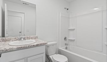 8057 Chesapeake Trl, Bauxite, AR 72011