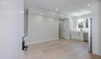 722 KENYON St NW #3, Washington, DC 20010