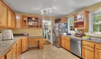 30 Lake Rd, Columbia, CT 06237