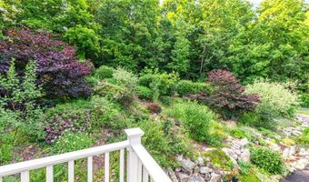8 Pond Dr, Alloway, NJ 07422