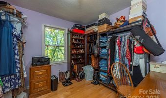 32 Foxberry Dr, Arden, NC 28704