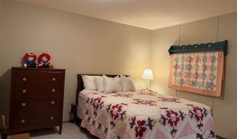 841 Country Club Dr, Akron, IA 51001