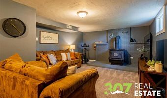 153 E 1st St N, Cowley, WY 82420