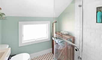1 Conrad Ct, Newport, RI 02840