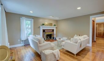 16 Evergreen St, Barrington, RI 02806