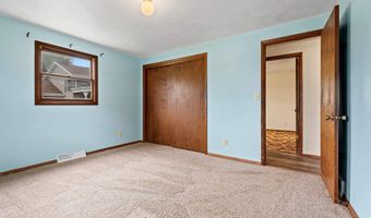 1517 NAVARINO St, Algoma, WI 54201