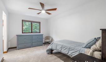 410 Greentree Ln NE, Ada, MI 49301