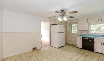 22 Whitewood Dr, Cranston, RI 02920