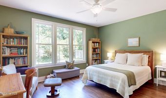 708 N Sunset St, Atkinson, NC 28421