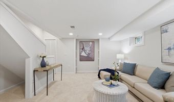 115 S IRIS St, Alexandria, VA 22304