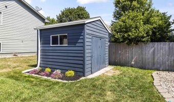 112 W River Oak Ct, Brandon, SD 57005