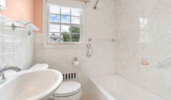22 Oakland Cir, Abington, MA 02351