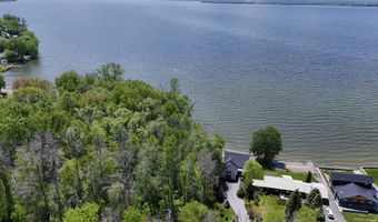 635 Firehouse Rd, Alburgh, VT 05440