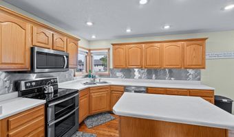 1629 Ashwood Dr, Altoona, IA 50009