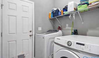 826 Barnes St, Albertville, AL 35950