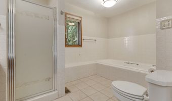 39081 N Sheridan Rd, Antioch, IL 60002