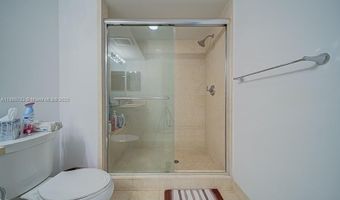 19900 E Country Club Dr 308, Aventura, FL 33180